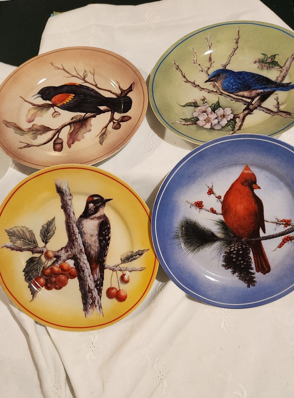 WMG Bird Plates 2004 Set of 4 Hand Painted Ceramic